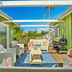 Poipu 1940s Beach Cottage | Outdoor Showers