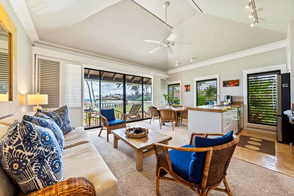 KP13 2nd Floor | Beachfront• Pool • Sunsets